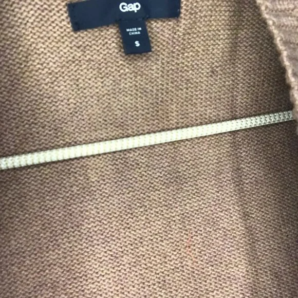 Excellent condition vest cardigan open front  By GAP - Size  S wool like mate - Picture 3 of 4